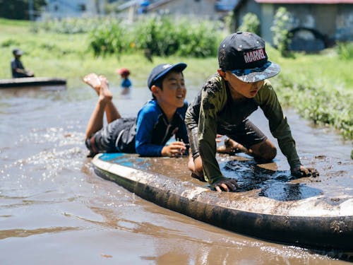 田んぼがプール。SUPもできちゃう。