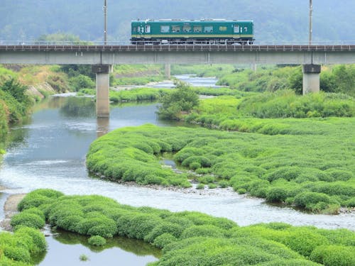 牧川をはしる京都丹後鉄道