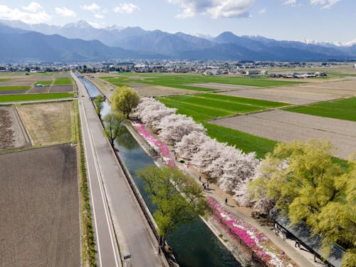 世界かんがい施設遺産に登録された拾ヶ堰。安曇野の大地を潤します。
