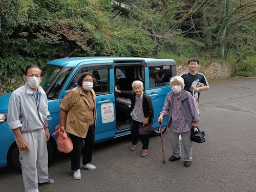 いろんな世代が元気に暮らせるよう、デマンドタクシー事業も積極的に展開しているよ