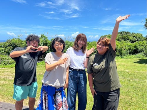 スタッフ(写真左から、モリオカさん・ニシさん・クメさん・ミズノさん)