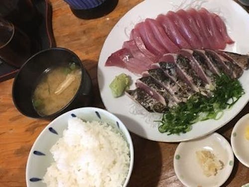 絶品のカツオを求めて県内外から観光客が訪れる“カツオの聖地”