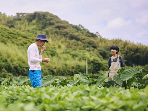 中里夫妻が、魅力的な農業の世界へと案内してくれます