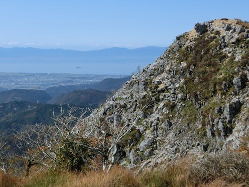 御池ボタンブチから琵琶湖を望む