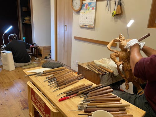 工房での作業風景(石原さんとお弟子さん)