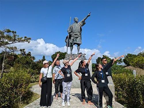 【歴史スポット】尚円王御庭公園(しょうえんおううなーこうえん)にて