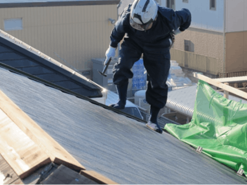 板金施工の様子