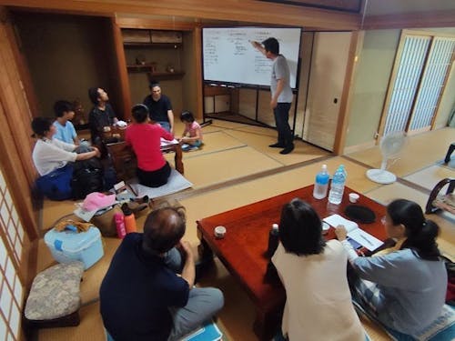 座学も大変アットホームで、古民家で開催します