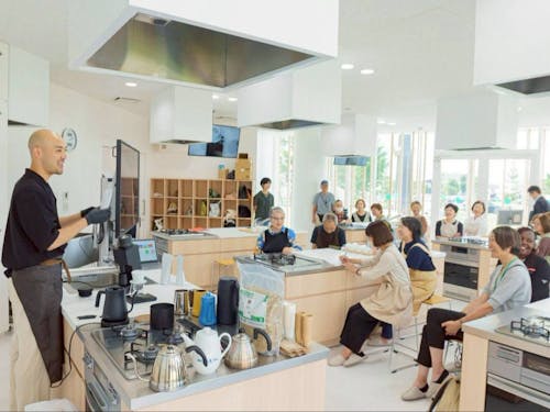 フリーコーヒーで場づくりを行い、町民のチャレンジを応援する場が生まれています