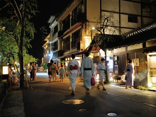 漕艇場のすぐ近くにある情緒豊かな日本有数の温泉地・城崎温泉