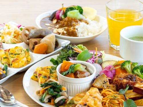 旬の野菜を味わえるベジフルキッチンの料理