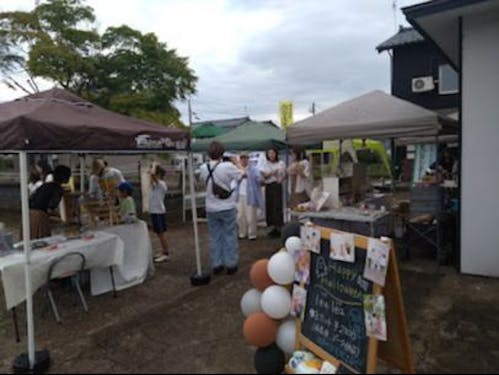 10月に開催された「88マルシェ」の様子です。