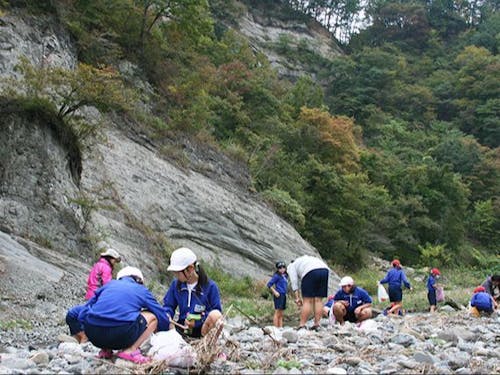 ジオパーク秩父で、学び・遊ぶ小学生