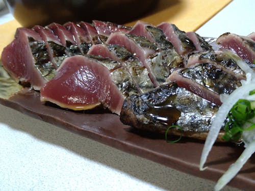 カツオにこだわる高知県民が唸るカツオのタタキ。