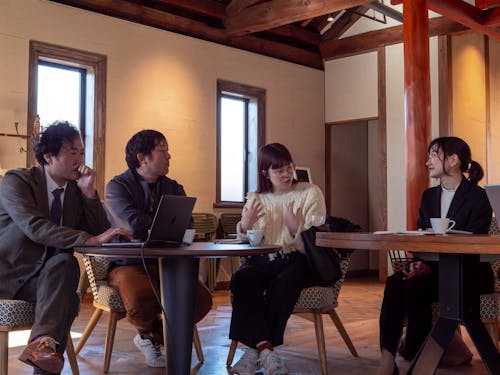 意見を出し合い、ぶつけ合い、前に進む。 チームで地域に向き合います。