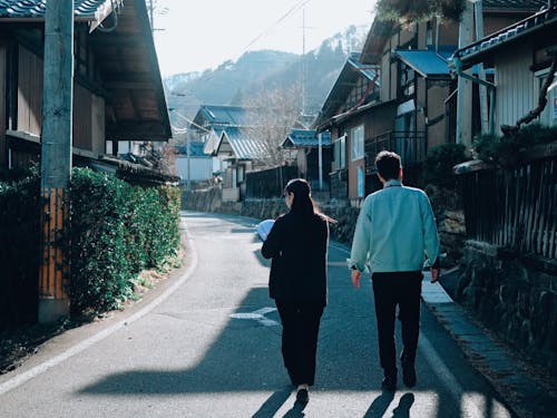 集落を歩き地域の人たちと関係を築く、「暮らしをつなぐ」お仕事です