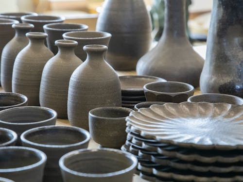 手触りのよい質感。使うほどに落ちついた色つやとなる。