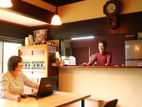 生まれ変わったリビング。こだわりの水屋間仕切りに。