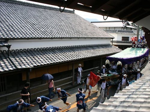 各地域で特色ある祭り・イベントが行われる。