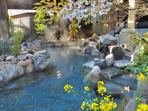 トロトロの泉質が自慢の西米良温泉「ゆた〜と」