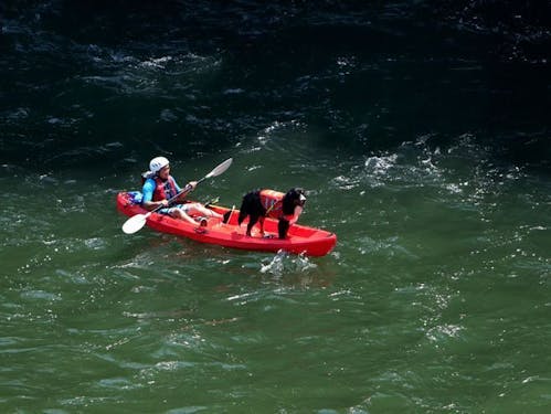 休日は川のアクティビティも…