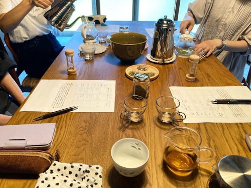 お店ではお茶講座も！淹れ方も教えてもらえるので、初めての方でも参加できます。