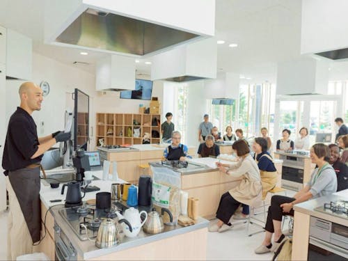 フリーコーヒーで場づくりを行い、町民のチャレンジを応援する場が生まれています