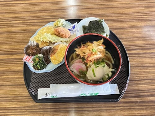 沖島での初めての食事。湖魚も初めて食べる。