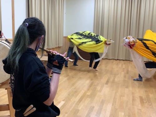 練習の様子。お囃子は虎の動きを見ながら演奏します