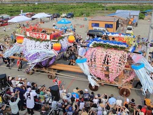 市内の伝統的な祭り「けんか七夕」