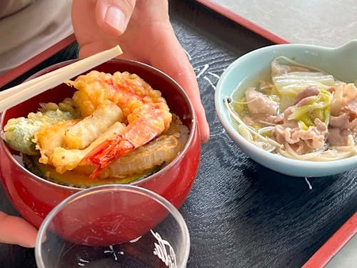 温泉宿泊施設・ネッピー館での厨房作業は、まかないもお楽しみ！