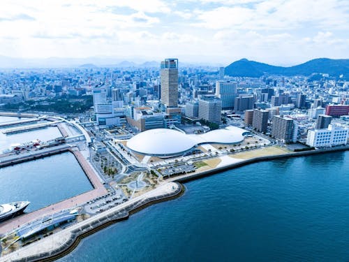 どんどん開発が進む中心地「サンポート高松」