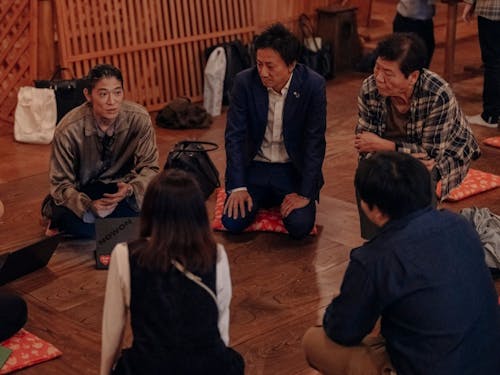 登壇者を囲んでのグループトーク