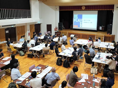 島の教育の未来を描くため、島前の教育関係者が共に学び合う場づくりなども行います