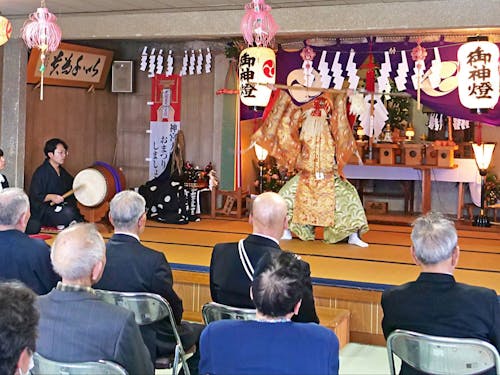 スタッフ全員で地域の伝統芸能を継承しています