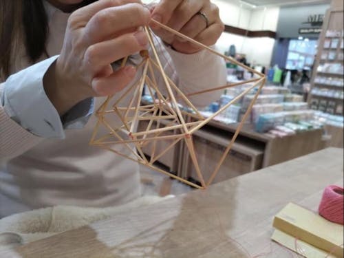 フィンランド発祥の装飾品「ヒンメリ」製作ワークショップも開催します。