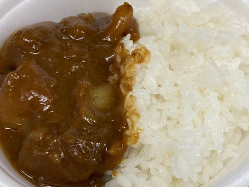 遂に完成した粟国牛カレー（提供：笹沼誠）
