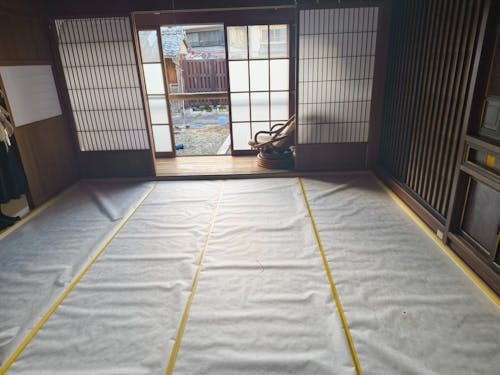 透湿断熱シートを張り終えた和室床を床暖房フローリング化します！