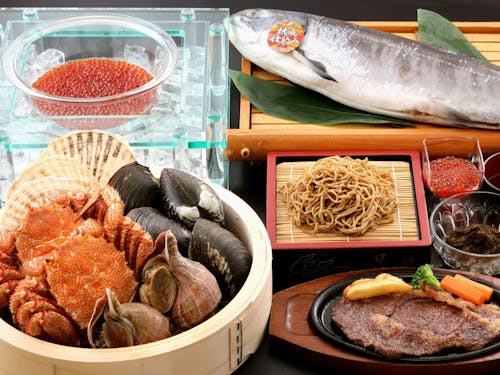 雄武町の山海の幸。産地だからこそ安く買えるのも強みです。