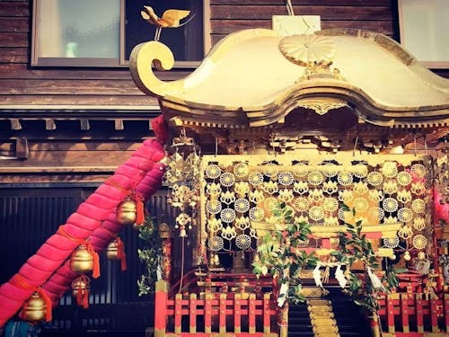 職人の技が集結した豪華絢爛な井波神輿