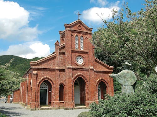 市内には教会堂が点在している