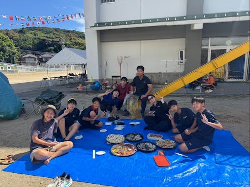 小さな島だからこそ、学校の運動会は島の一大イベントです。