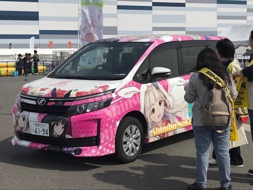 イベントに引っ張りだこ!? 中野市「痛」公用車
