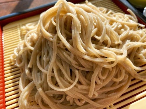 弥富のお蕎麦は風味とねばりの強さが特徴です！