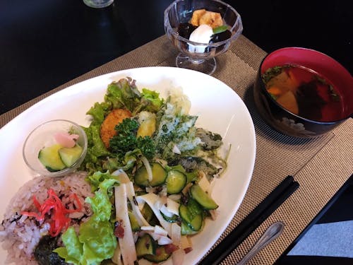 おおかで提供される川前町の魅力が詰まったプレートランチ🥗