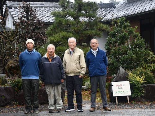 明日の走井(はしり)を考える会の皆さん。農業体験や収穫祭など多数のイベントを実施