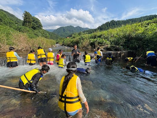 放課後体験教室で子どもたちとキャンプ!自然溢れる朝日町ならではのイベントです。