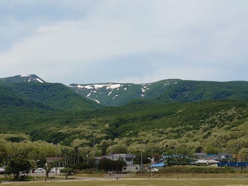 大自然が残る狩場山とブナの原生林。森・川・海と天然資源が豊富な島牧村。