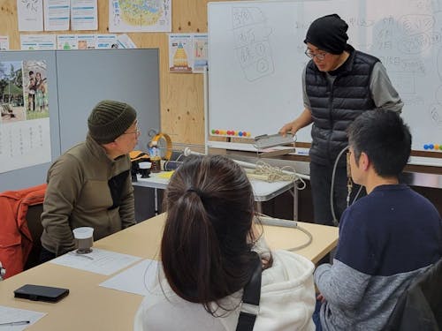 講座イメージ(過去実施の狩猟入門講座風景)