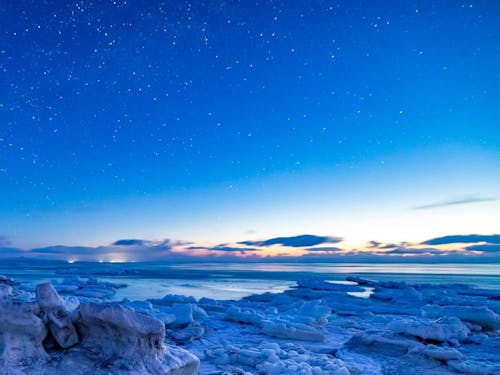 自然が創るアート。流氷の神秘的な美しさを間近で見られる、別海町ならではの贅沢。